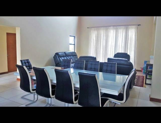 3 BEDROOM HOUSE FOR SALE IN COPPERLEAF ESTATE